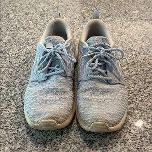 Nike roshe run sneakers